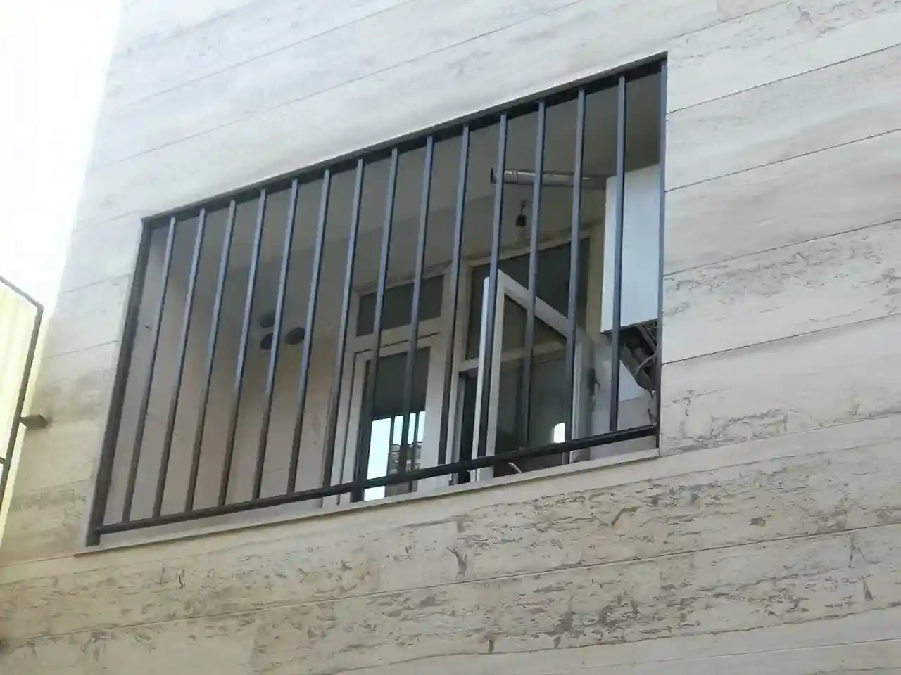 انواع حفاظ نرده ای پنجره و کاربردهای آن انواع حفاظ نرده ای پنجره و کاربردهای آن