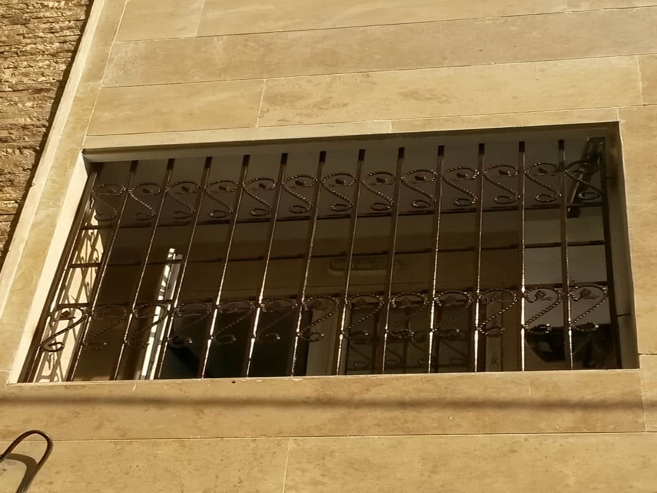 بررسی تراکم و تعداد تیغه های حفاظ پنجره بررسی تراکم و تعداد تیغه های حفاظ پنجره