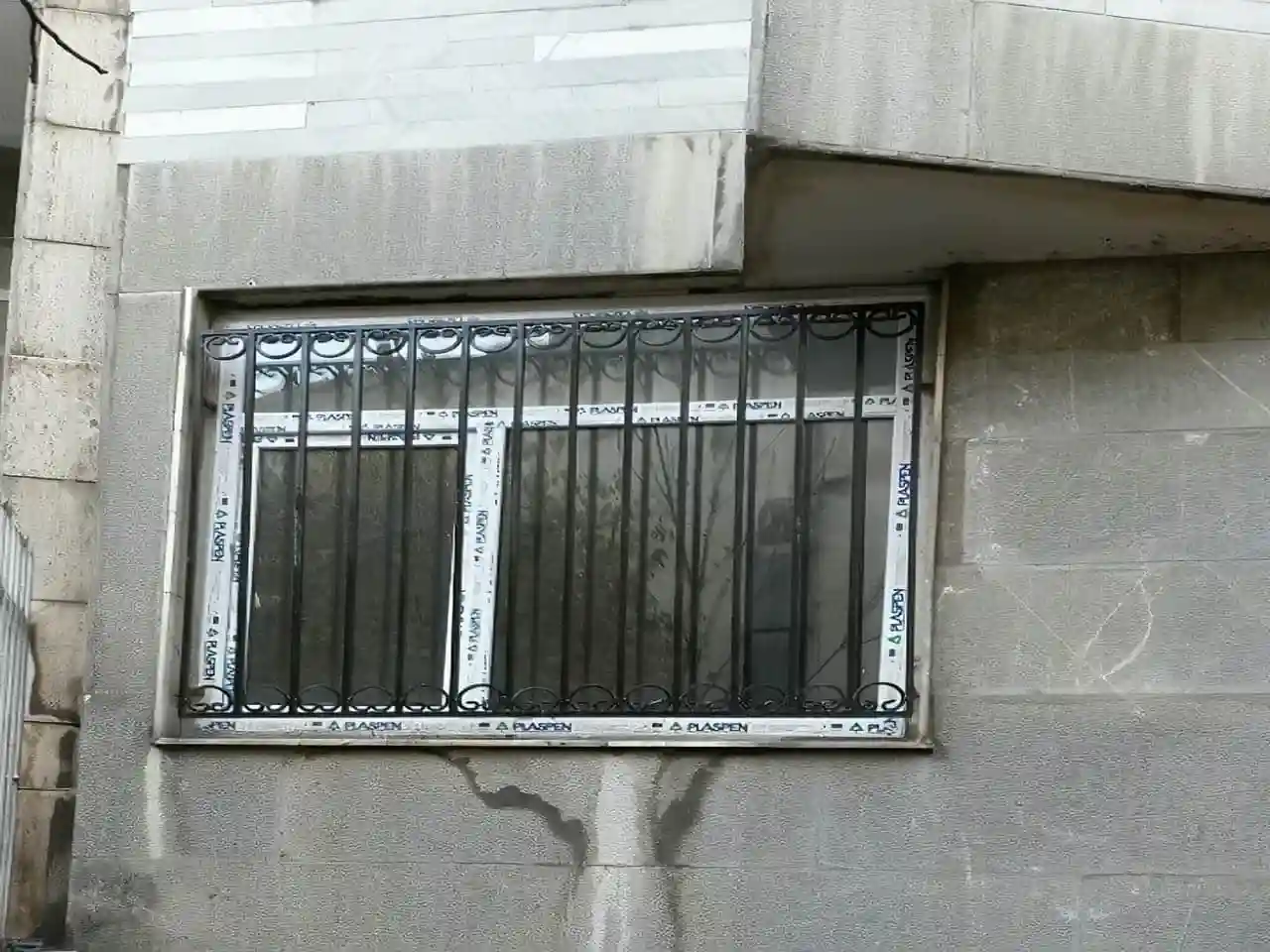 بهترین نوع حفاظ پنجره برای آپارتمان ها و منازل ویلایی بهترین نوع حفاظ پنجره برای آپارتمان ها و منازل ویلایی