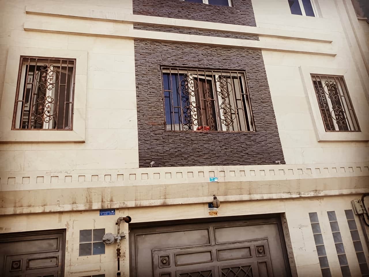 هزینه نصب و حمل حفاظ پنجره فلزی