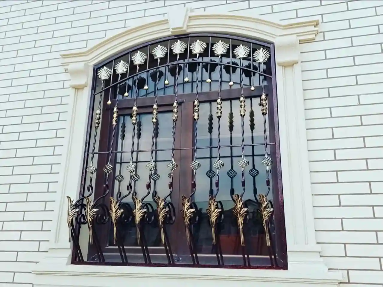 مقایسه حفاظ پنجره ثابت و متحرک مقایسه حفاظ پنجره ثابت و متحرک