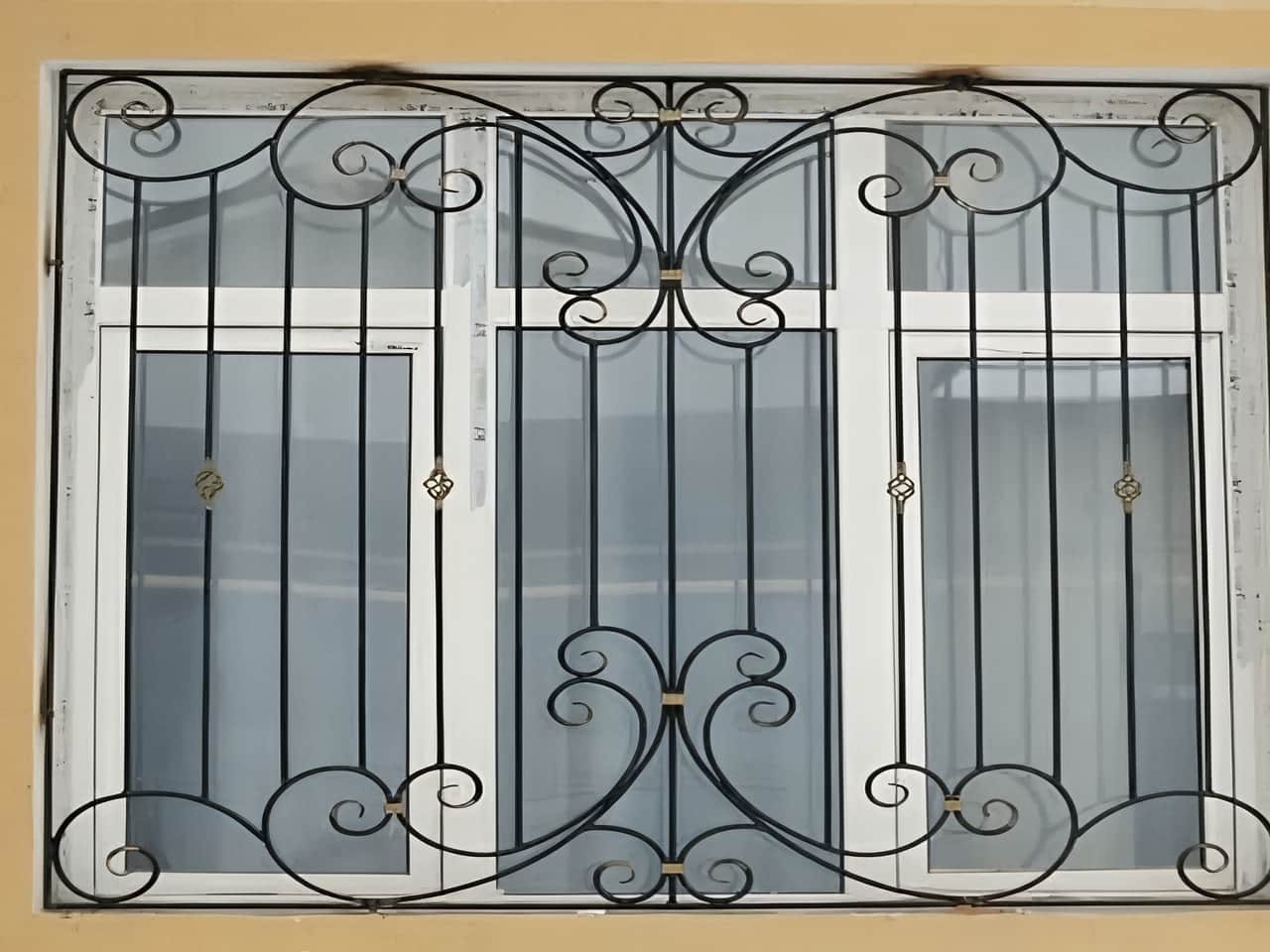 نرده پنجره ساختمان آهنی، فرفورژه و دوجداره نرده پنجره ساختمان آهنی، فرفورژه و دوجداره