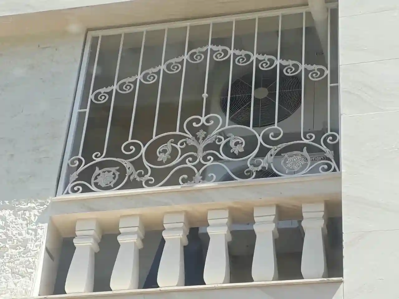 حفاظ پنجره بالکن آهنی: قیمت و نحوه نصب حفاظ پنجره بالکن آهنی: قیمت و نحوه نصب