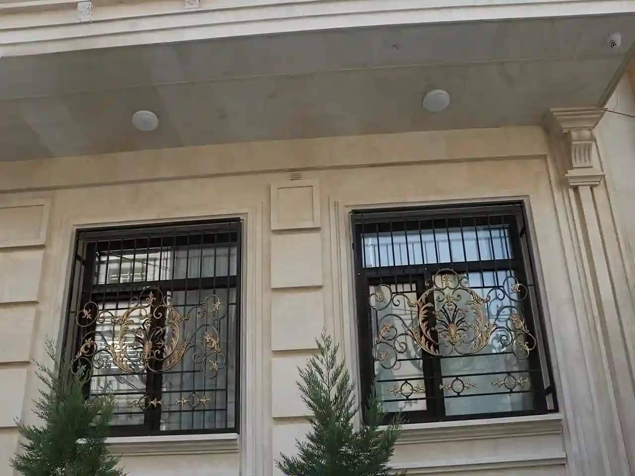 حفاظ پنجره با رعایت استاندارد ایمنی حفاظ پنجره با رعایت استاندارد ایمنی