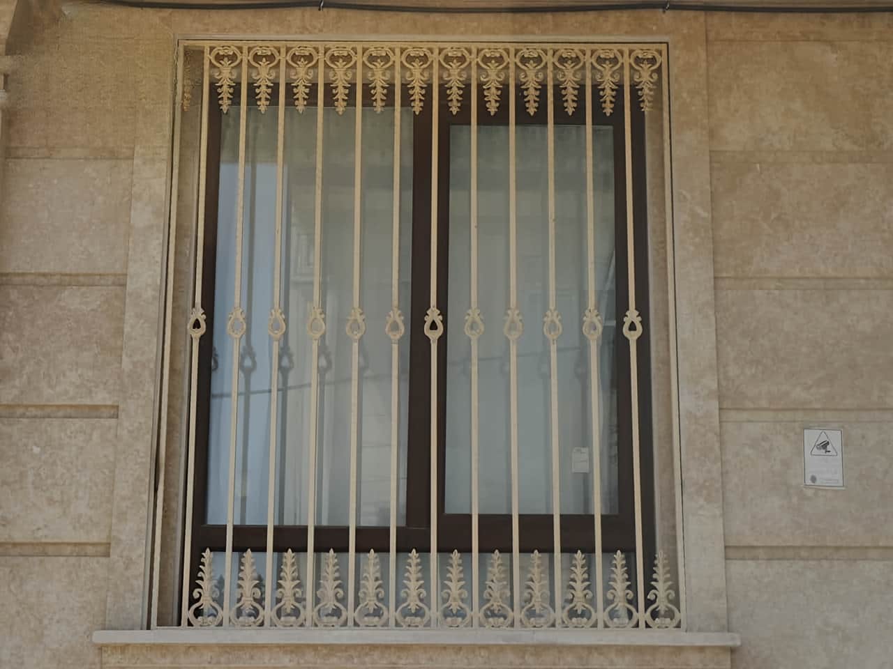 حفاظ پنجره برای امنیت منزل حفاظ پنجره برای امنیت منزل