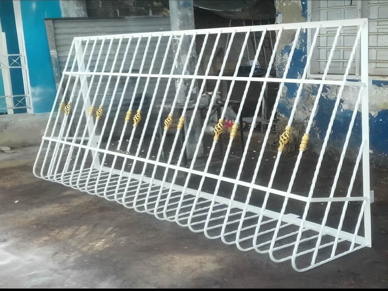 حفاظ پنجره با رنگ آمیزی متنوع حفاظ پنجره با رنگ آمیزی متنوع