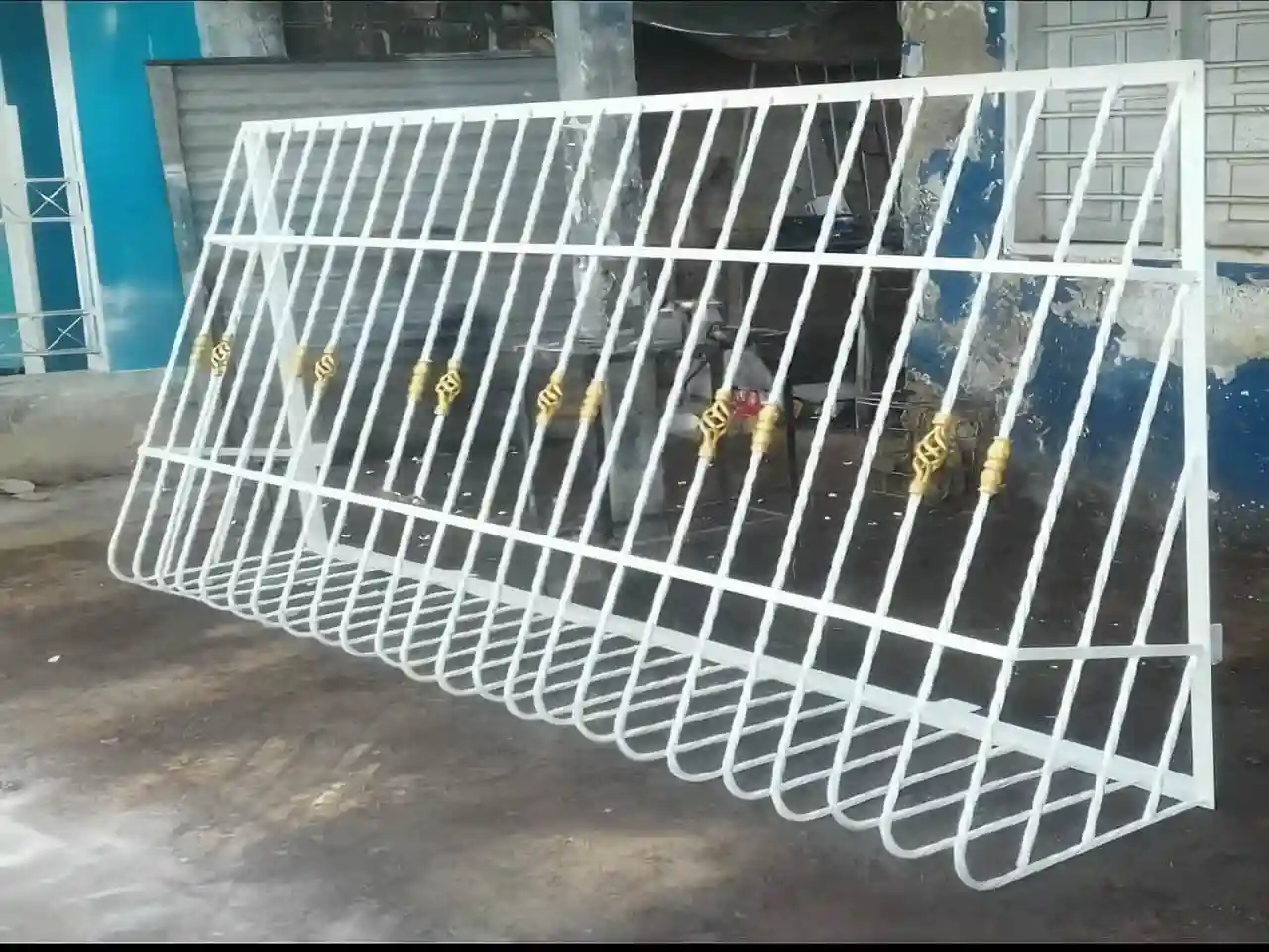 حفاظ پنجره با رنگ آمیزی متنوع حفاظ پنجره با رنگ آمیزی متنوع