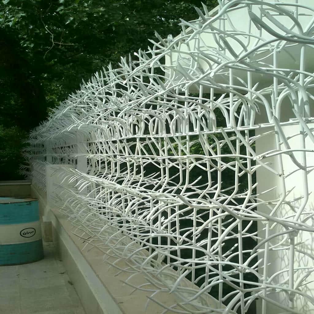 fence-wall-protection-deer-antler-spear-ov نصب حفاظ شاخ گوزنی