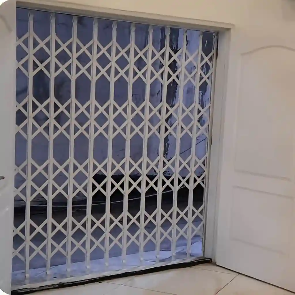 حفاظ آکاردئونی 4 گل لوزی برای درب