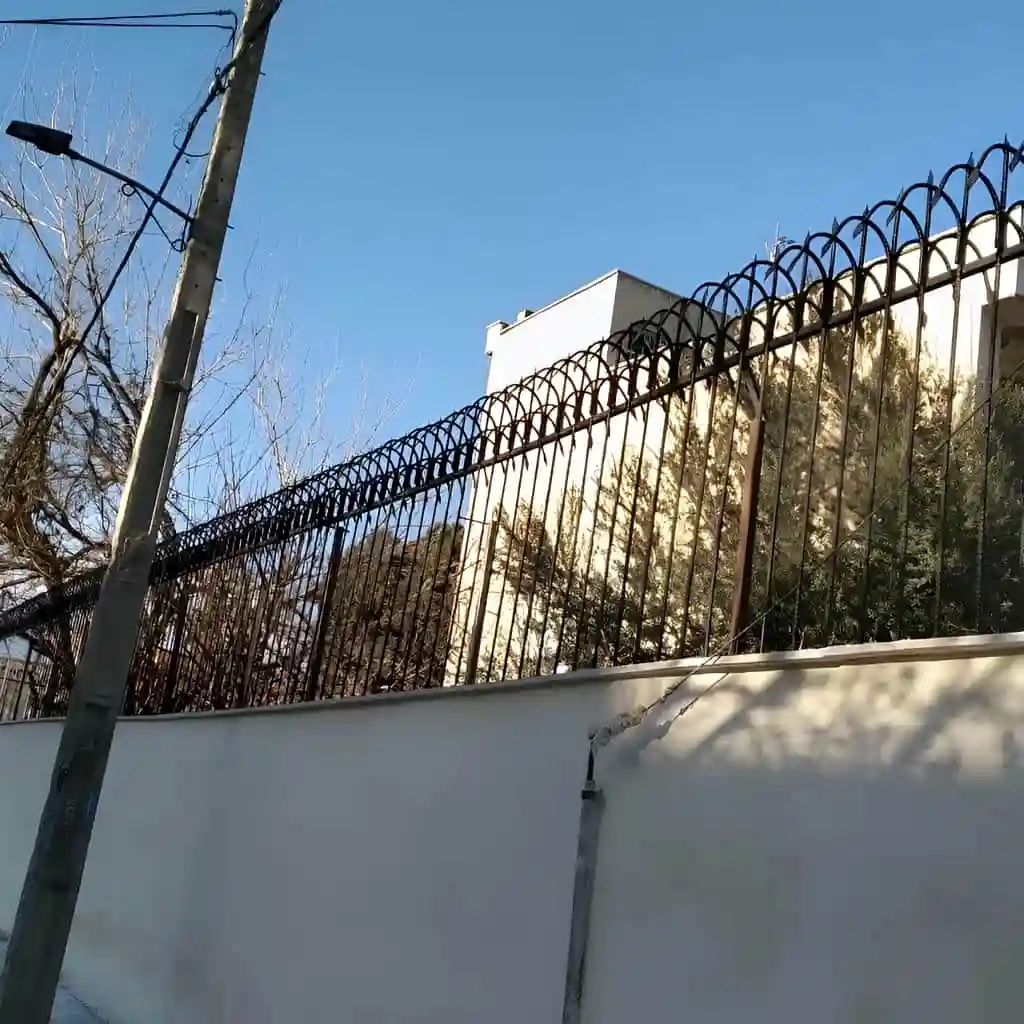 حفاظ سرنیزه ای دیواری قیمت