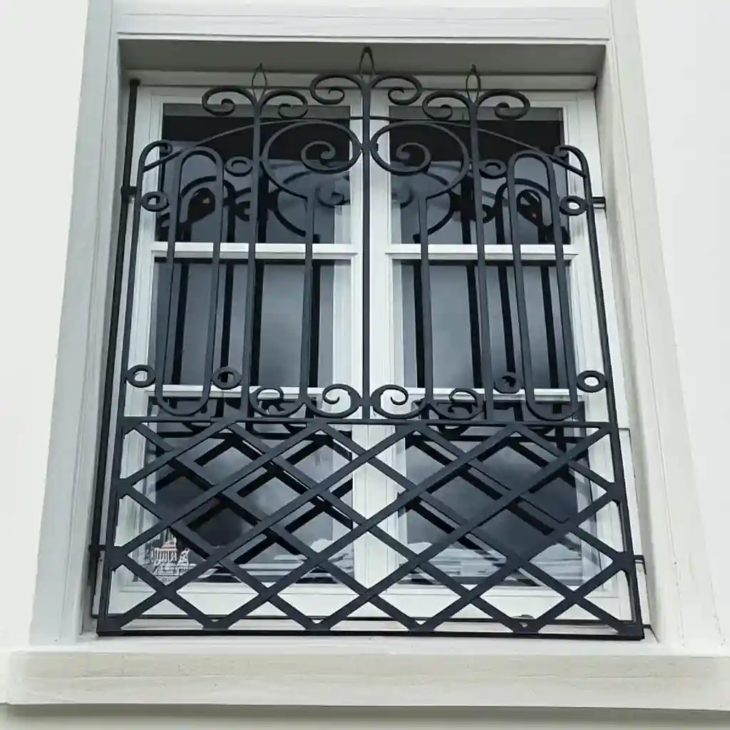 حفاظ پنجره رز تولید