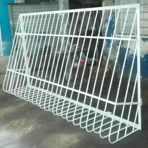 حفاظ پنجره سبدی ارکیده با جاگلدانی
