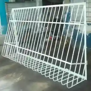 حفاظ پنجره سبدی ارکیده با جاگلدانی