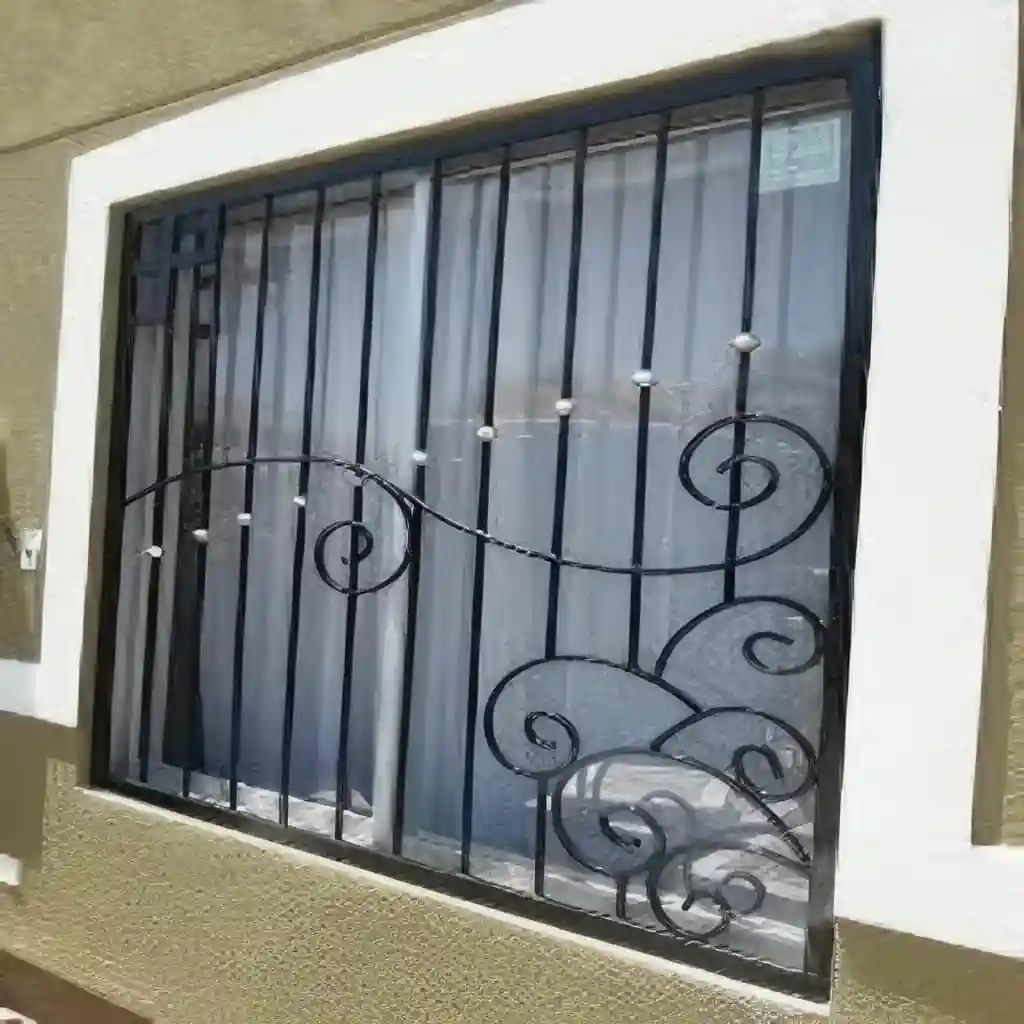 حفاظ پنجره گل پیچ نصب