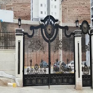 درب فلزی لادن