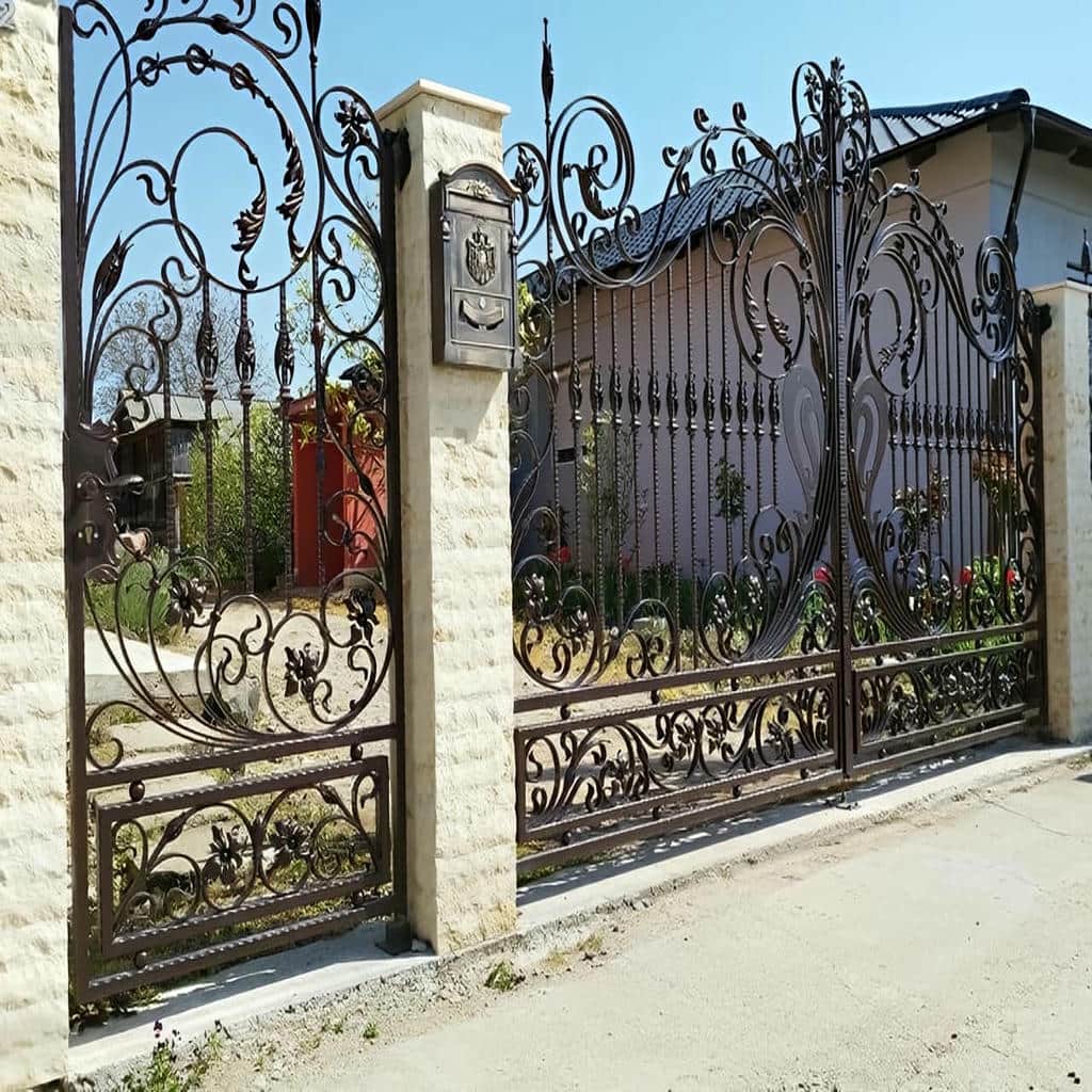 طراحی و ساخت درب آهنی ویلا