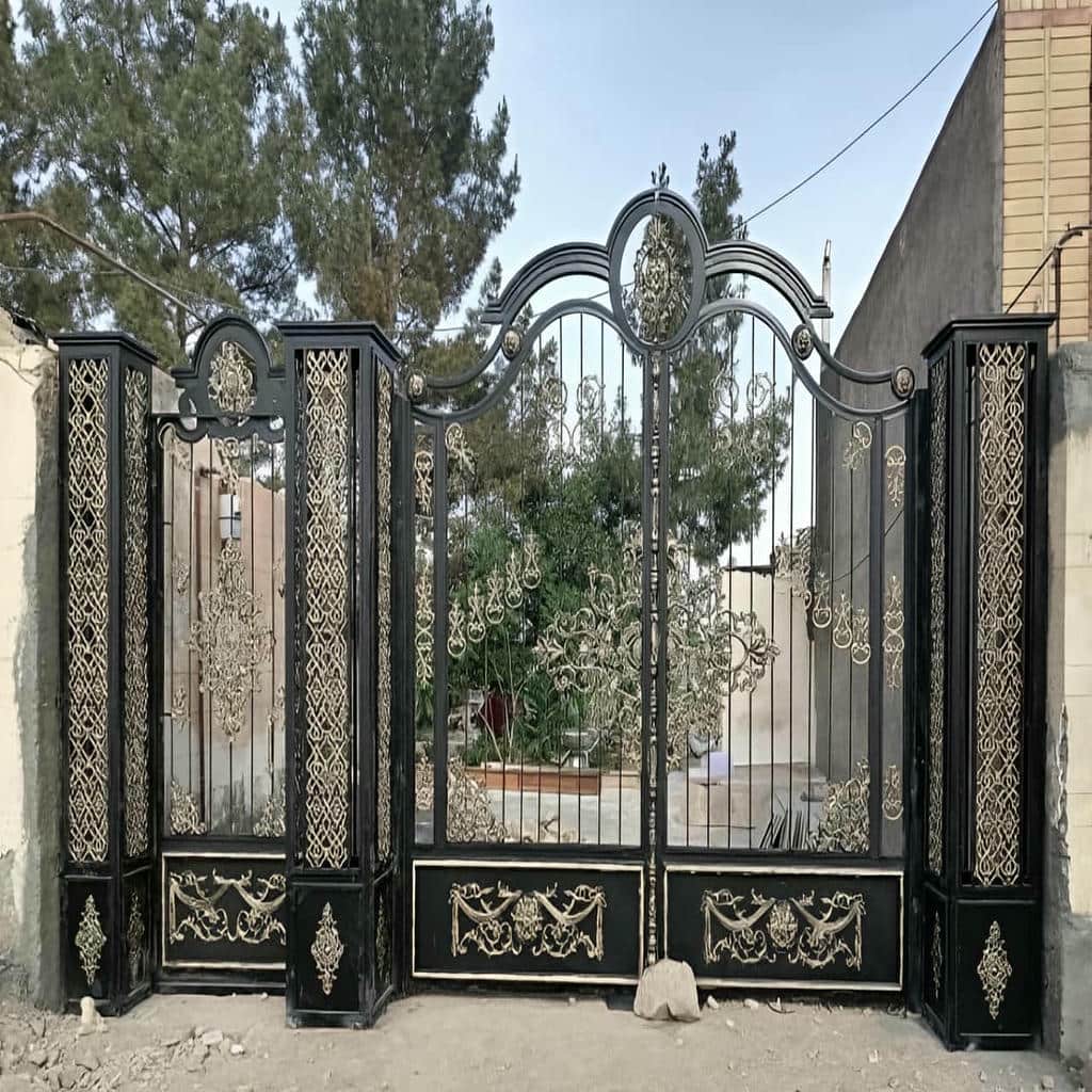 نصب درب آهنی ورودی منزل در واحدهای ویلایی