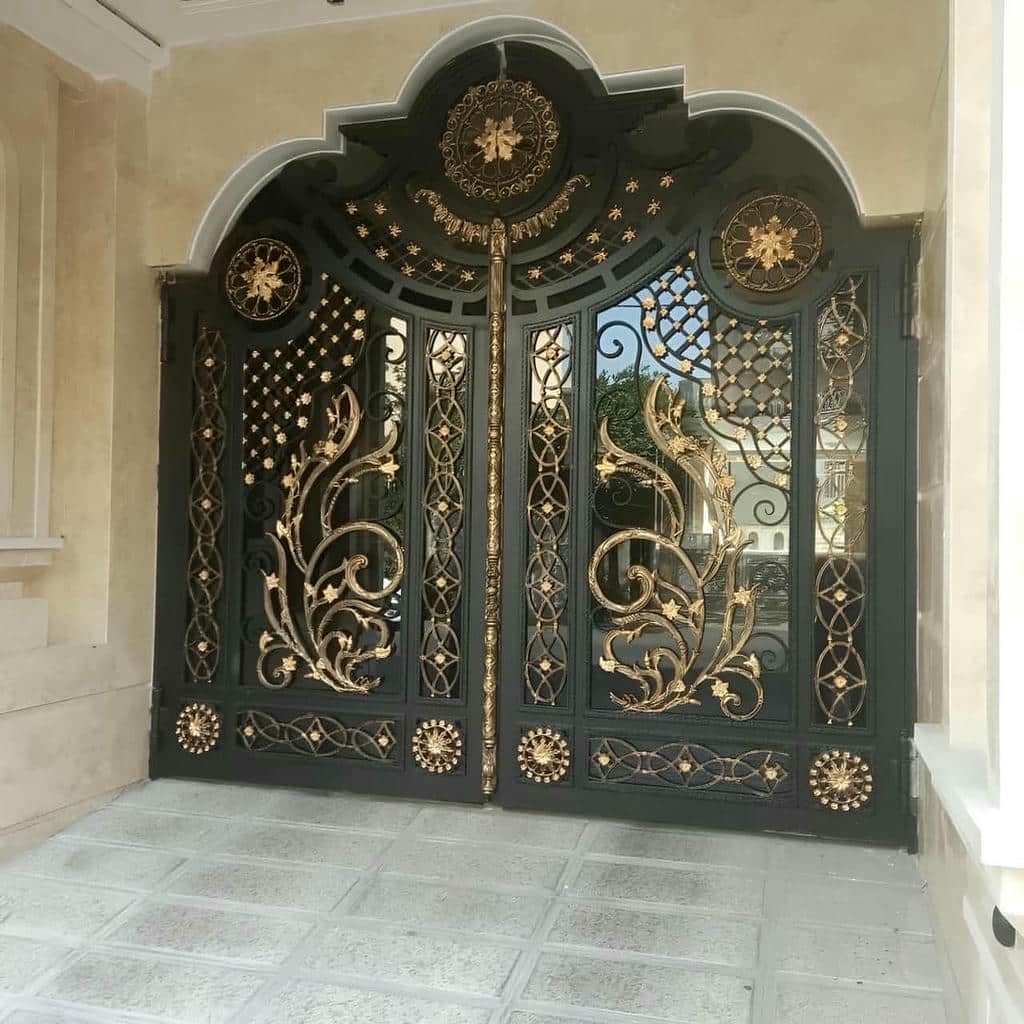 خرید درب پارکینگ فرفورژه کلاسیک ویلا