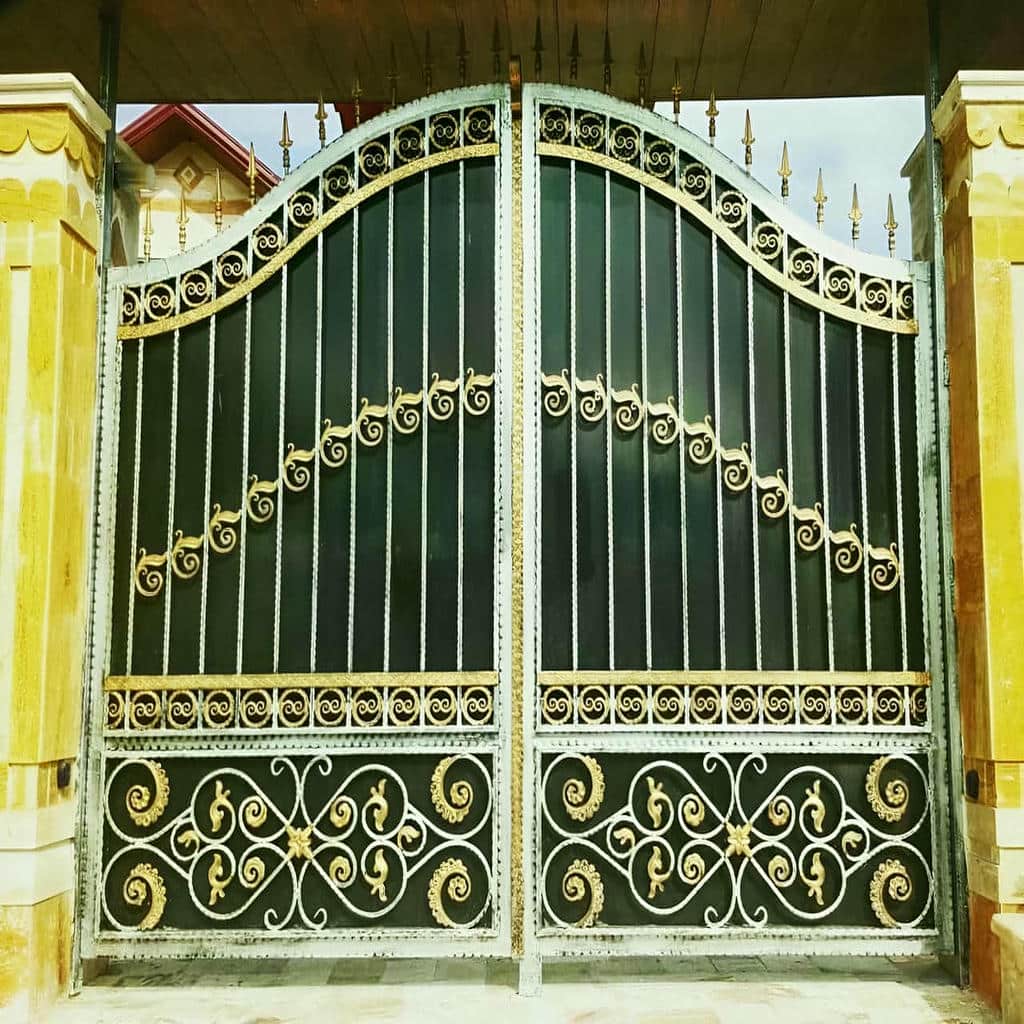 فروش درب فلزی انگلیسی کلاسیک حیاط