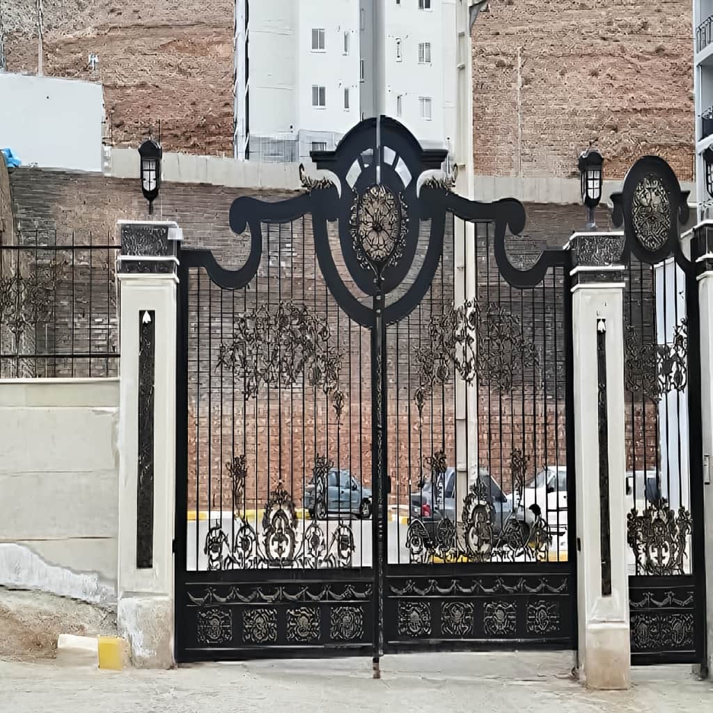 درب فلزی لادن