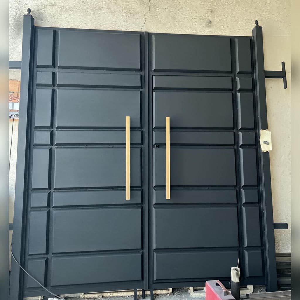 نصب درب مدرن رادون ورودی مجتمع