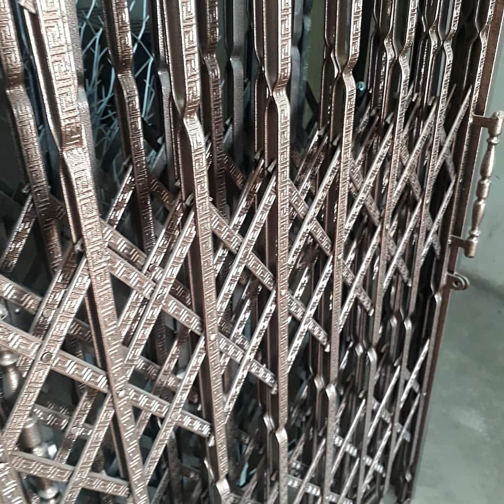 نصب حفاظ آکاردئونی سه گل در مشهد