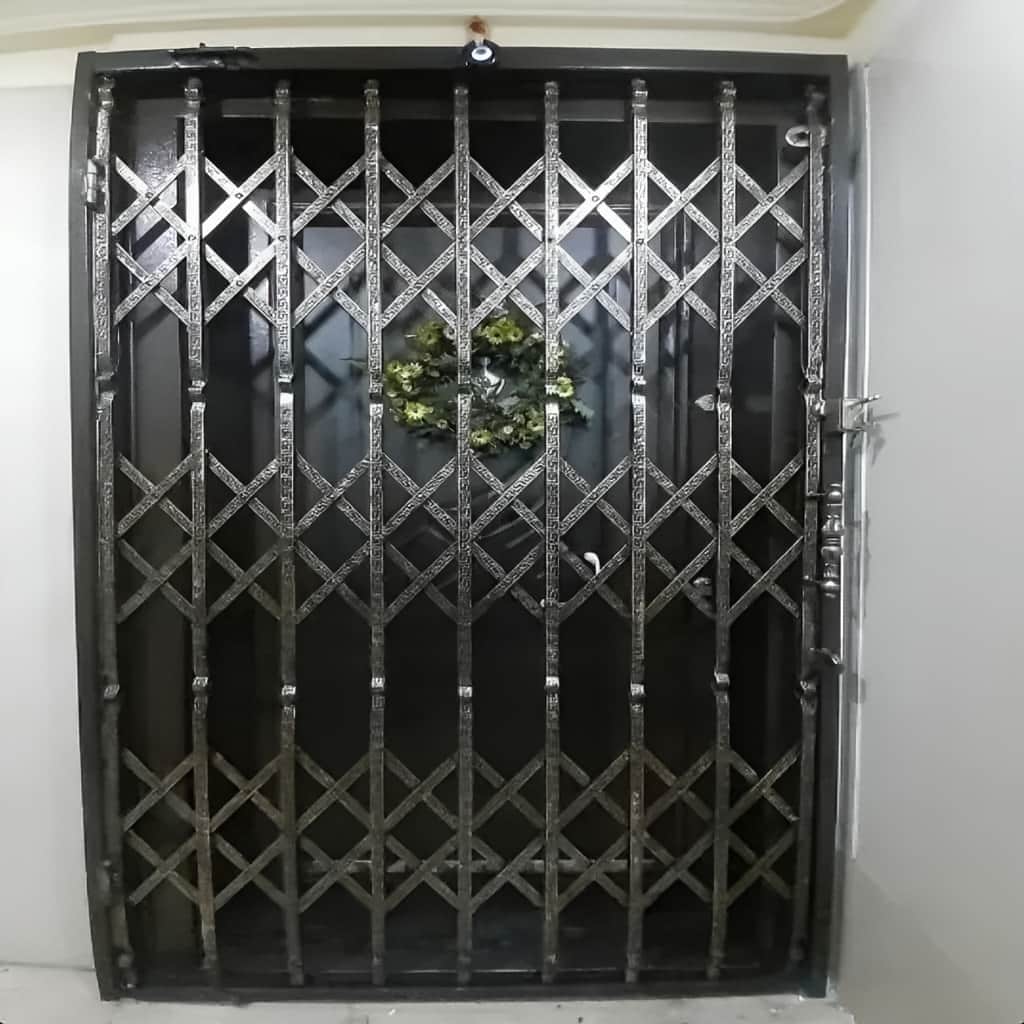 فروش حفاظ آکاردئونی سه گل در سقز
