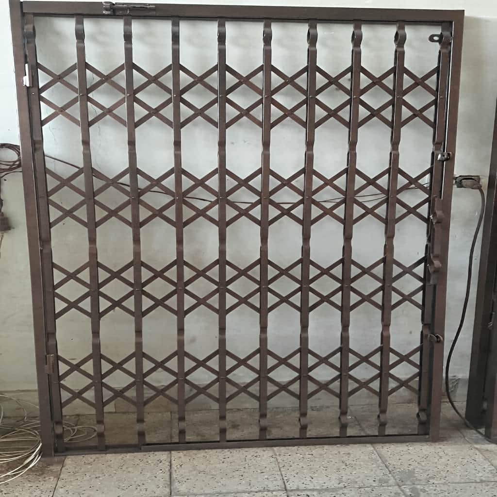 نصب حفاظ آکاردئونی چهارگل در کرج