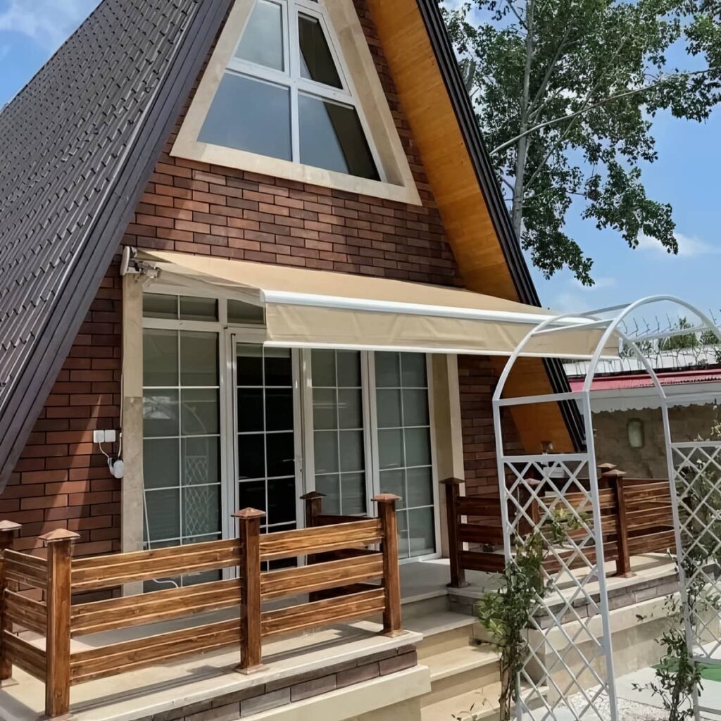 نصب سایبان برقی بازویی اتوماتیک ضد UV در اندیشه