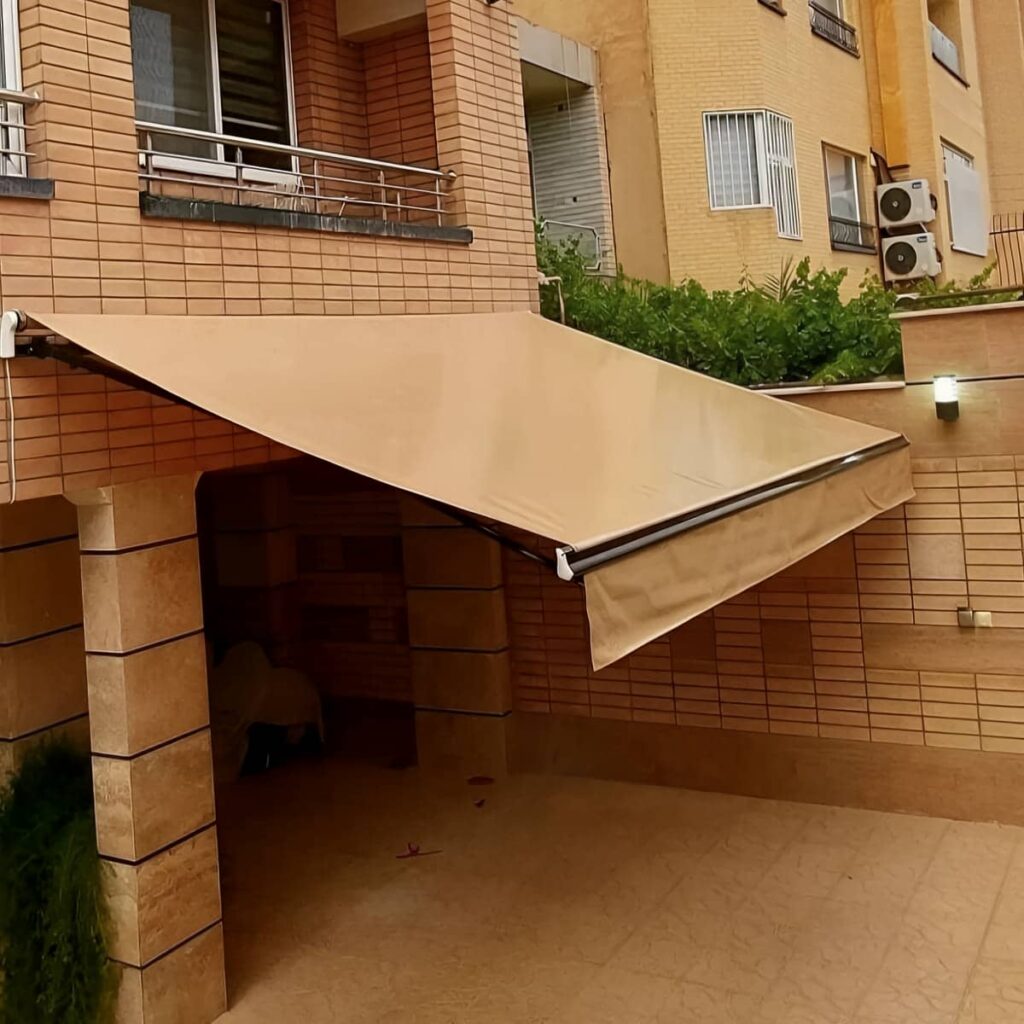نصب سایبان برقی بازویی اتوماتیک تجاری در سمنان