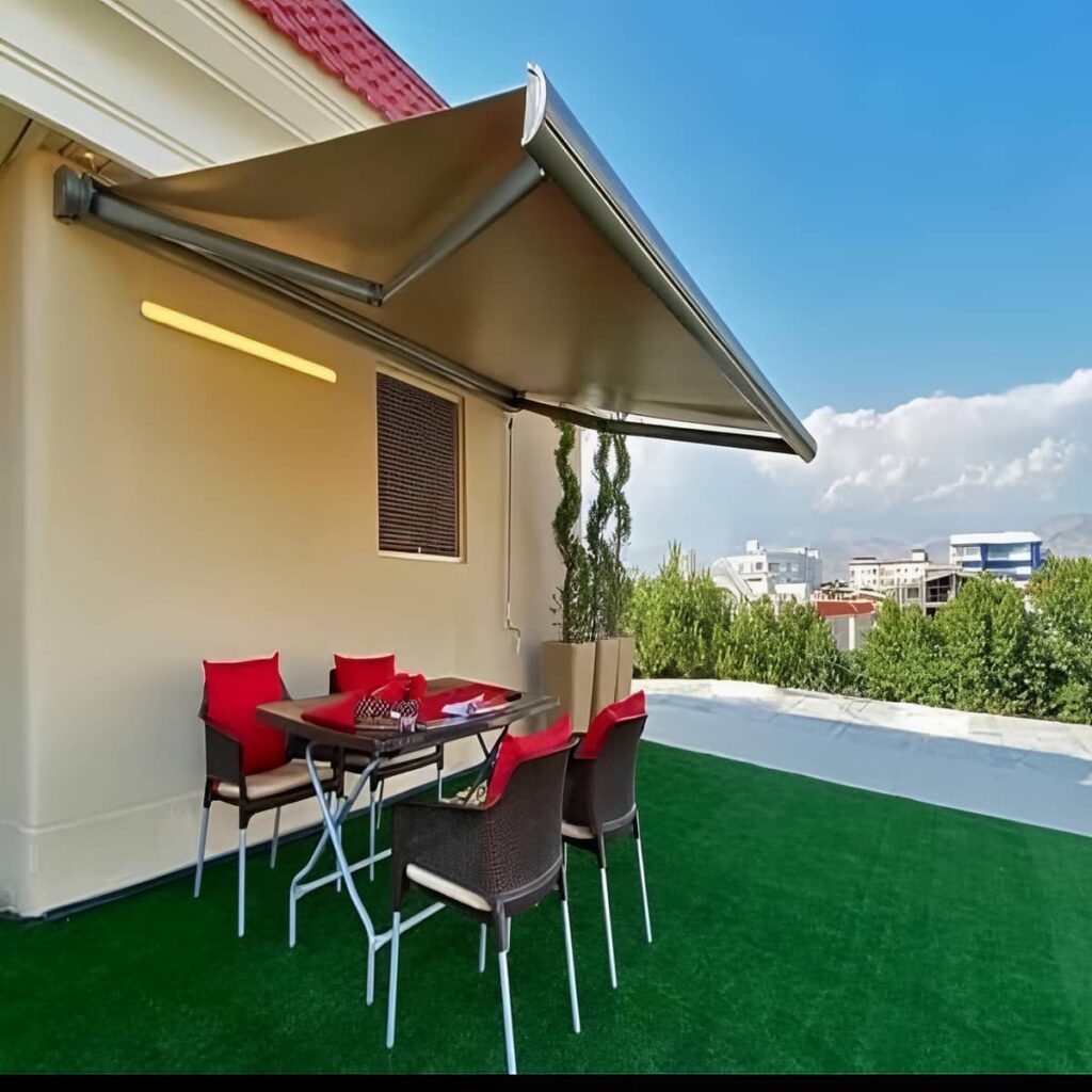 نصب سایبان برقی بازویی اتوماتیک ضد UV در ساوه