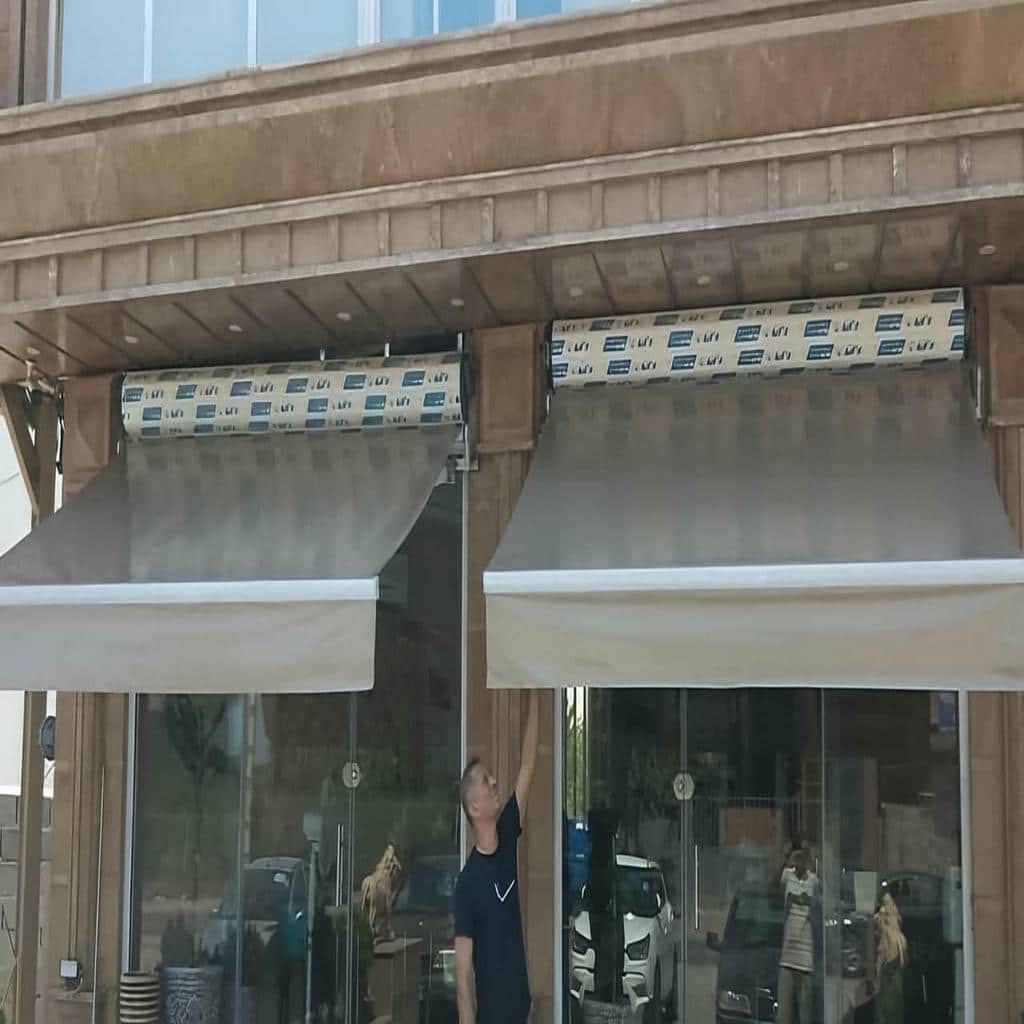 سایبان برقی بازویی در بندر انزلی