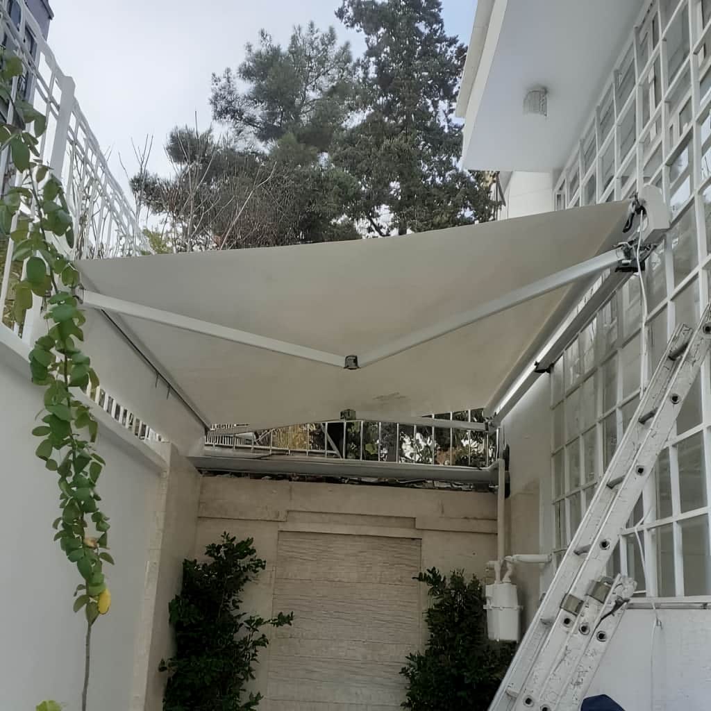 نصب سایبان برقی بازویی اتوماتیک ضدآب در قائمشهر