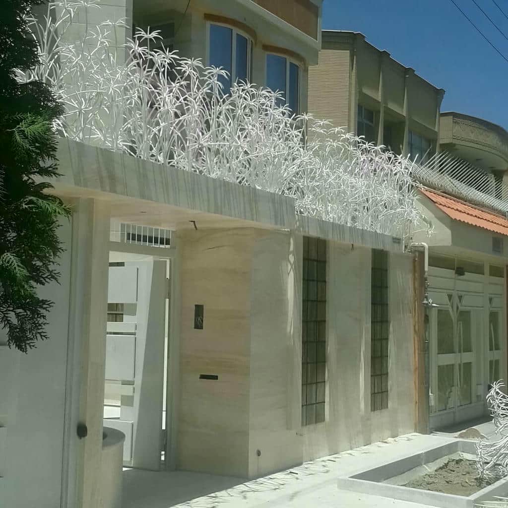 نصب حفاظ شاخ گوزنی دیوار ساختمان در ساوه
