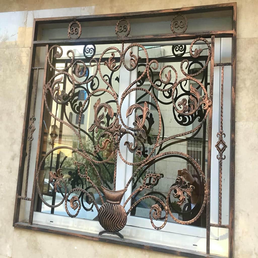 نصب حفاظ پنجره فرفورژه مدرن در کاشان