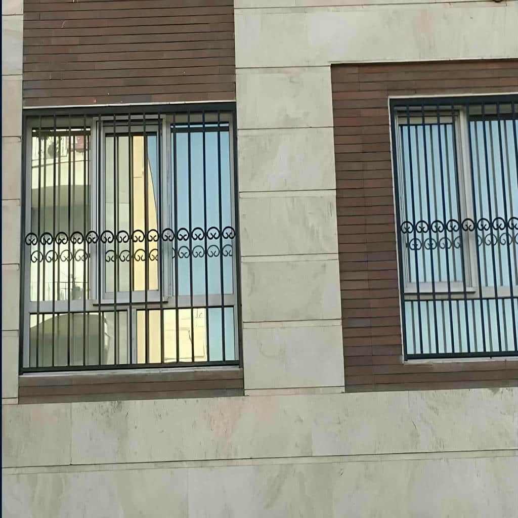نصب حفاظ پنجره فرفورژه مدرن در ساوه