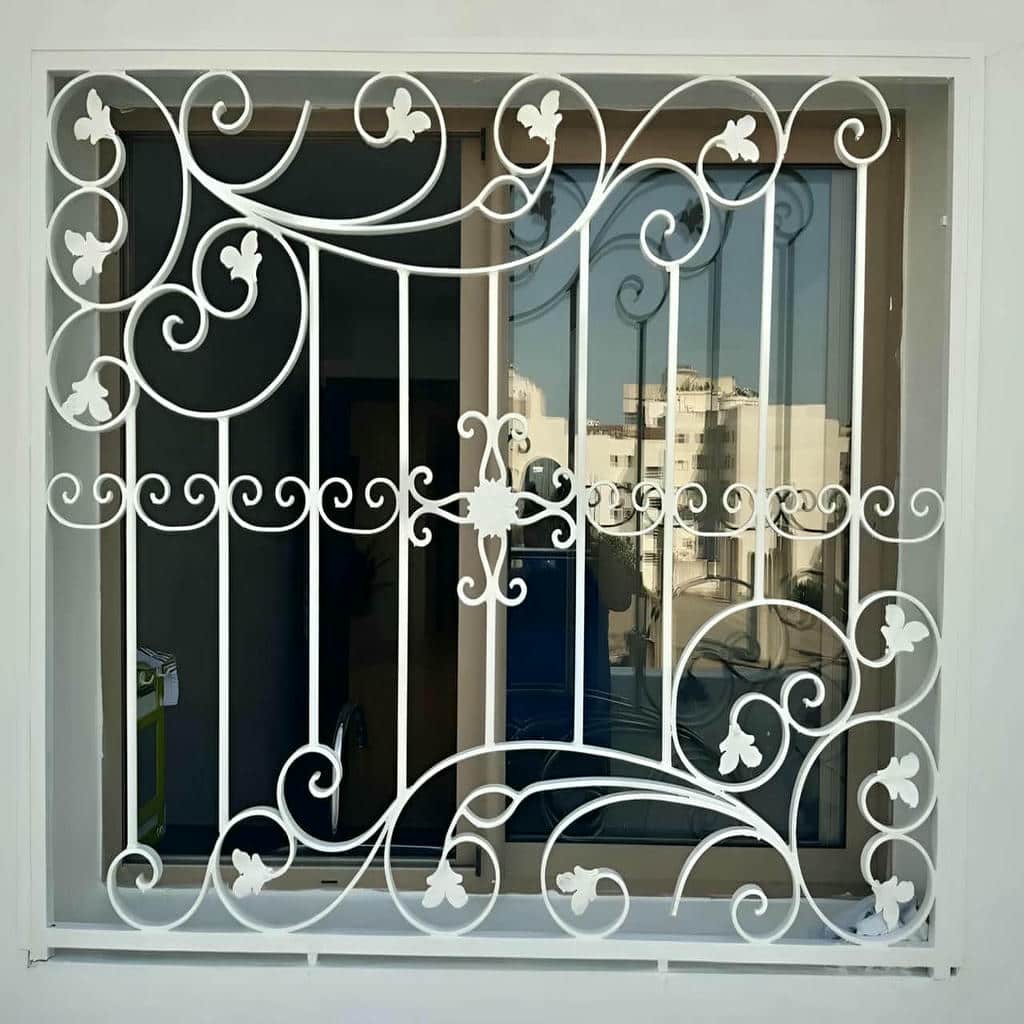 نصب حفاظ پنجره فرفورژه مدرن در قم
