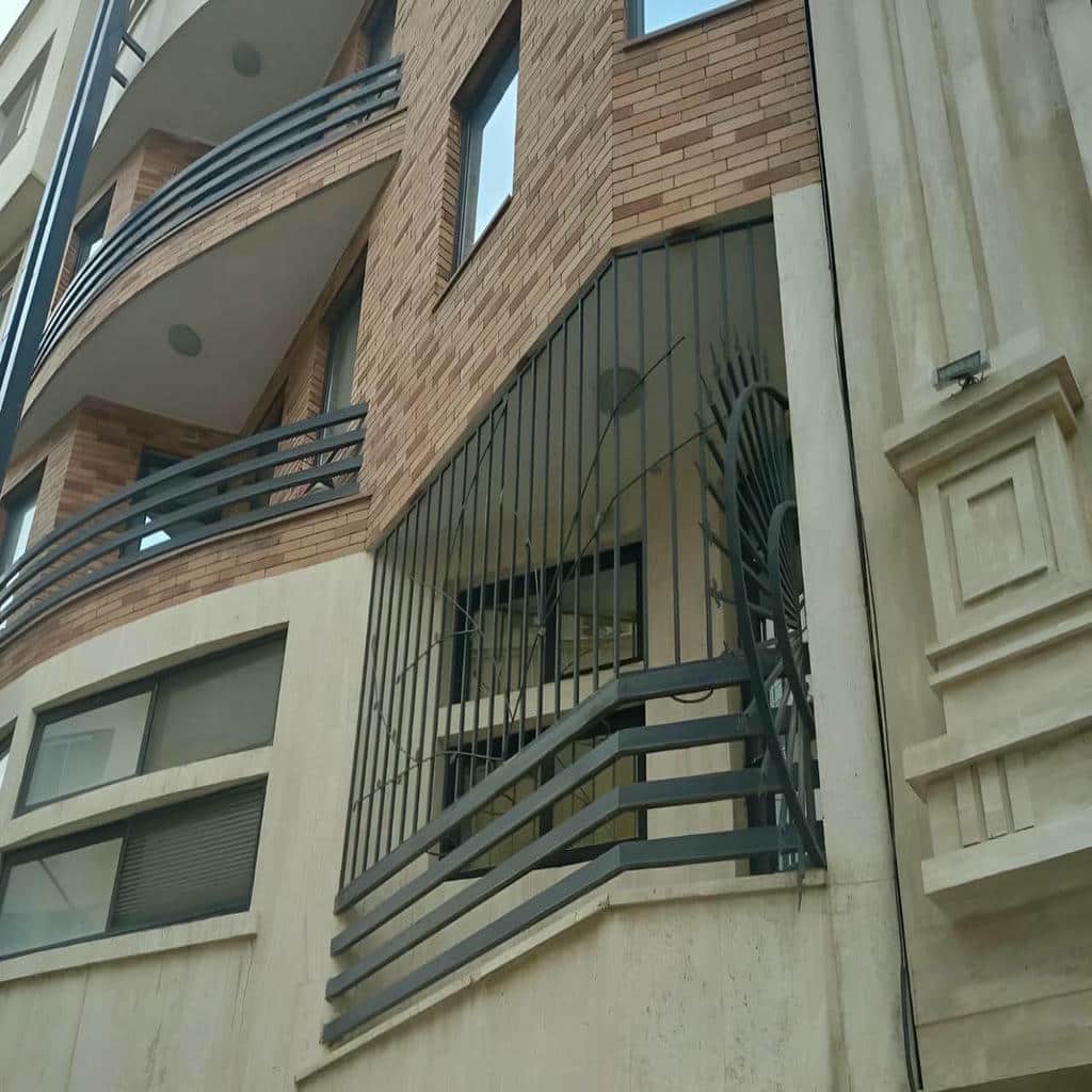 خرید نرده پنجره آهنی ضدزنگ در باغ عباس‌آباد