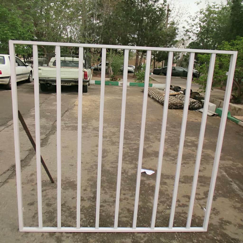 نصب نرده پنجره آهنی بازشو در بندر چابهار