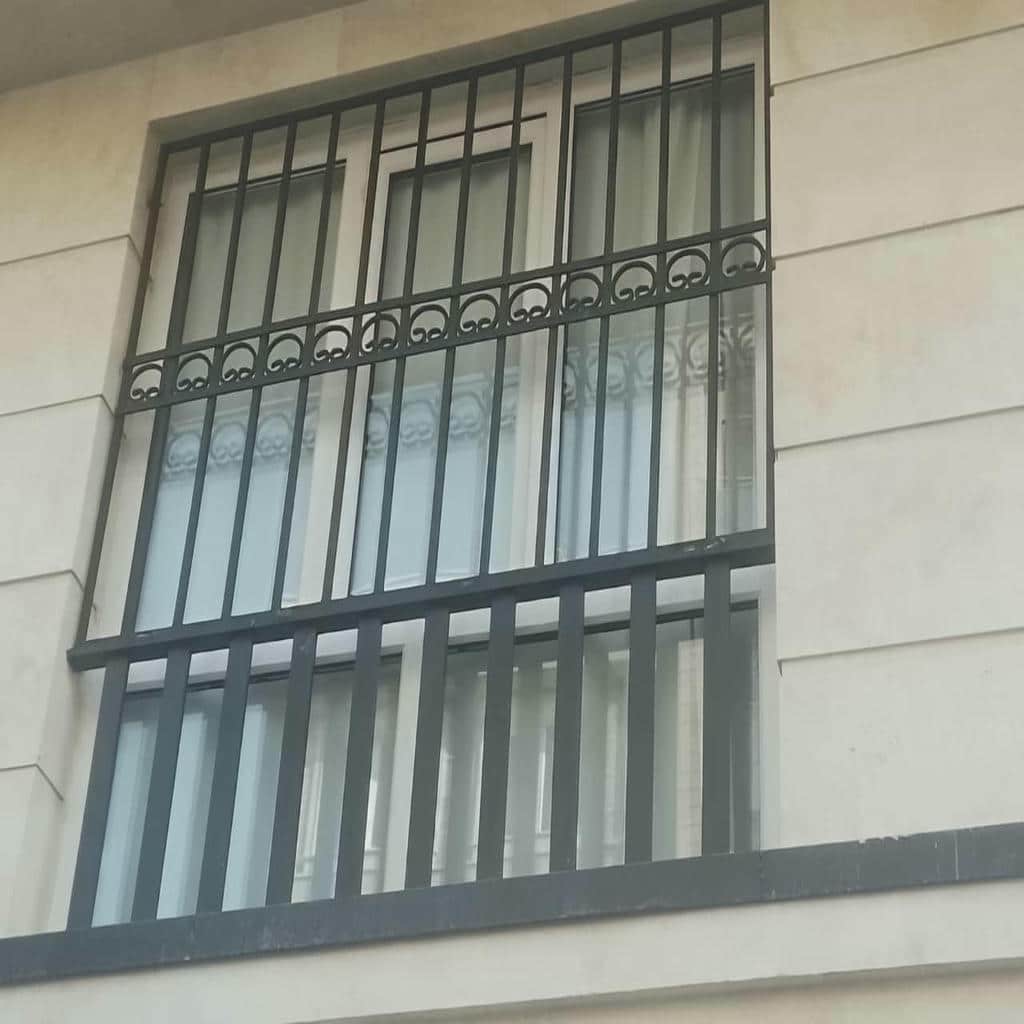 نرده پنجره حفاظ آهنی در بومهن