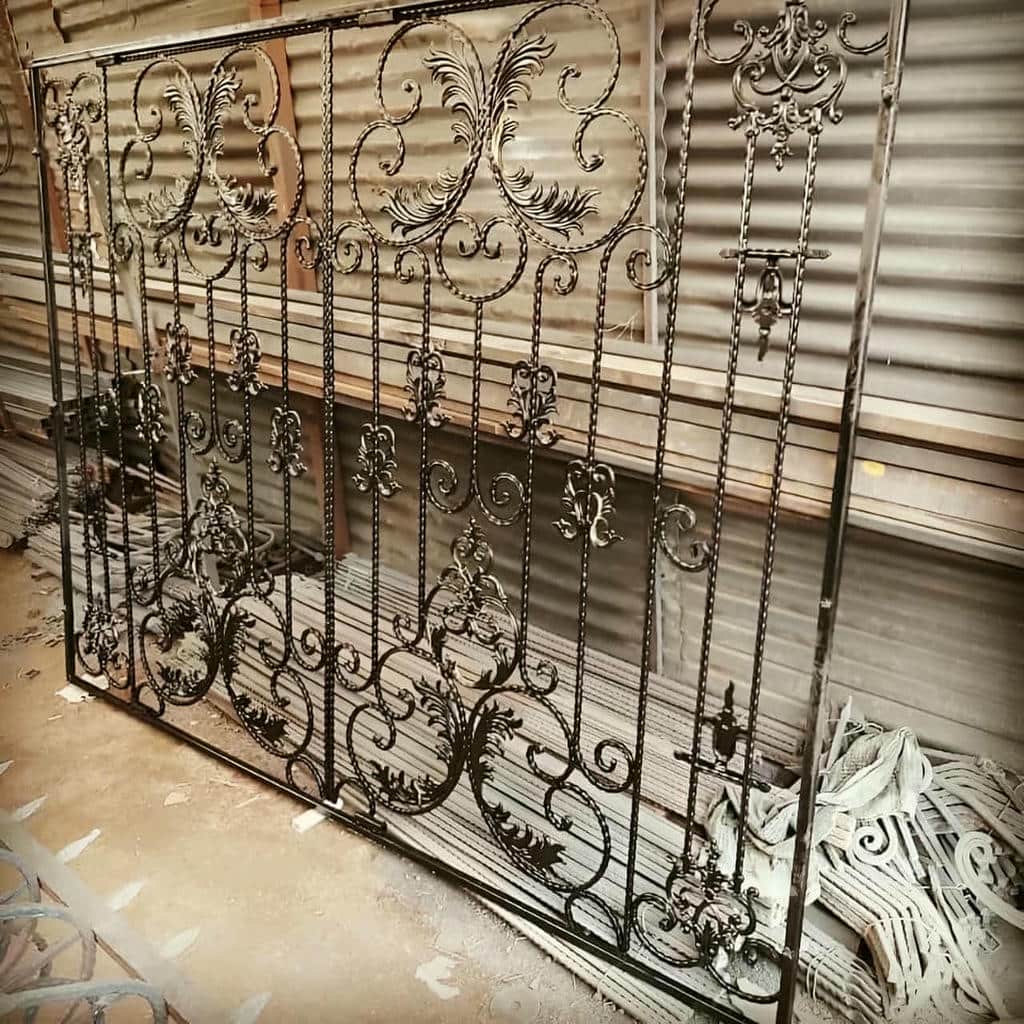 قیمت حفاظ پنجره فرفورژه در بیرجند