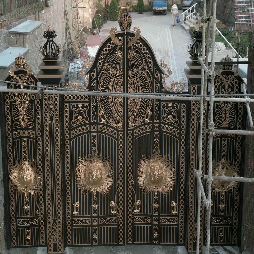 کارخانه درب حیاط ویلا باغی در همدان