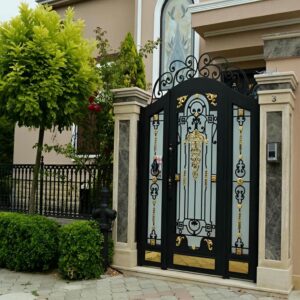 درب حیاط ویلا در گنبدکاووس