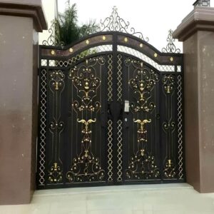 درب حیاط ویلا در لواسان