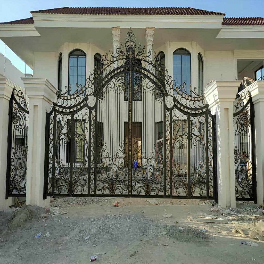 درب حیاط ویلا در بندر لنگه