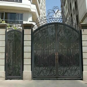 درب حیاط ویلا در عظیمیه کرج