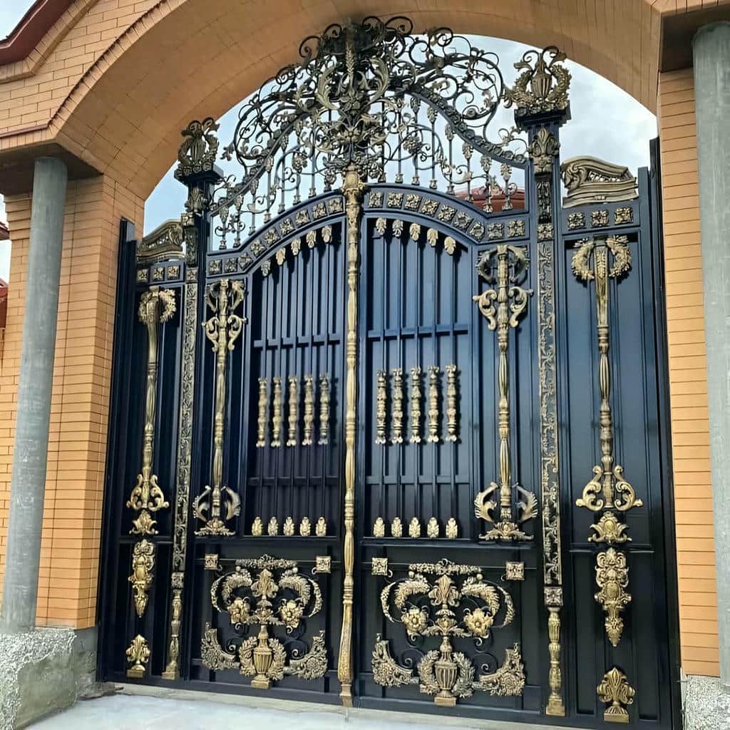نصب درب حیاط ویلا فرفورژه در سمنان