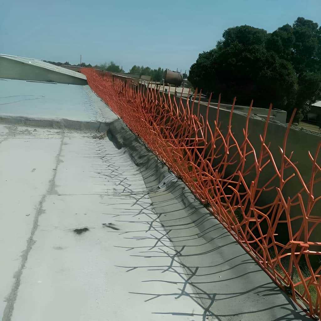 حفاظ فلزی با رنگ پوششی مقاوم روی سطح آهن