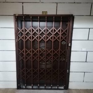 اهمیت درب آکاردئونی برای امنیت ورودی آپارتمان