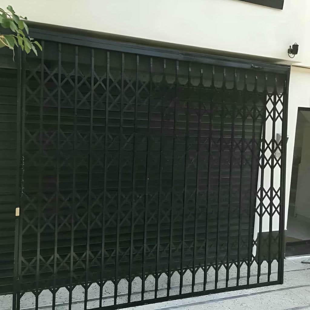 قفل درب آکاردئونی با مغزی ایمن و کلید باکیفیت